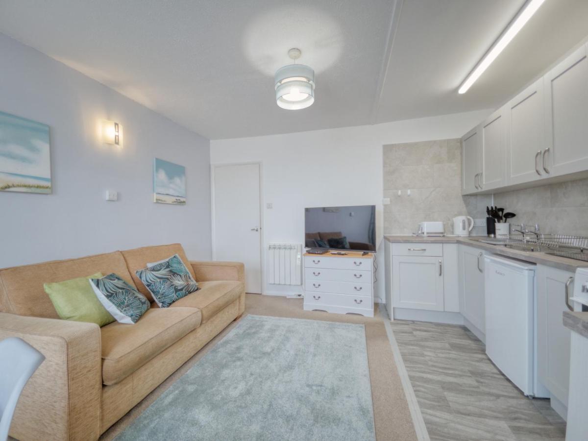 פיינטון Apartment 7 - 1 Bedroom Sea Front Location - Step Free Access From Rear - Free Parking מראה חיצוני תמונה